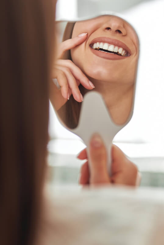 <b><br>The Good and the Bad for Teeth Whitening</b>